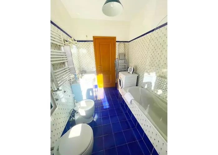 Cozy Casetta - Bright And Near Metro C Апартаменты *