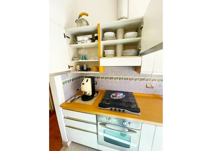 Cozy Casetta - Bright And Near Metro C * Рим