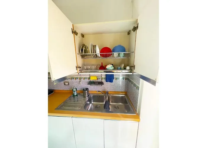 Cozy Casetta - Bright And Near Metro C Апартаменты Рим