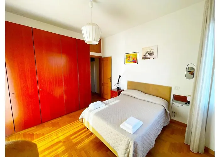 Cozy Casetta - Bright And Near Metro C *